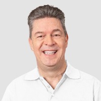 Porträt von Dr. med. Urs Genewein